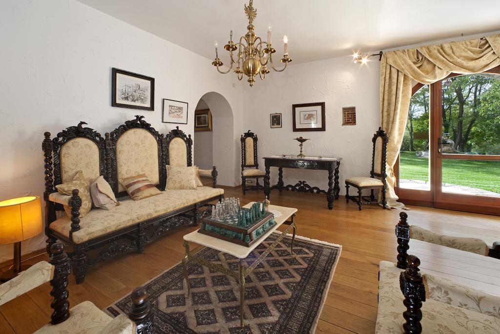 Villa Castello Rausch Valkarin Bagian luar foto