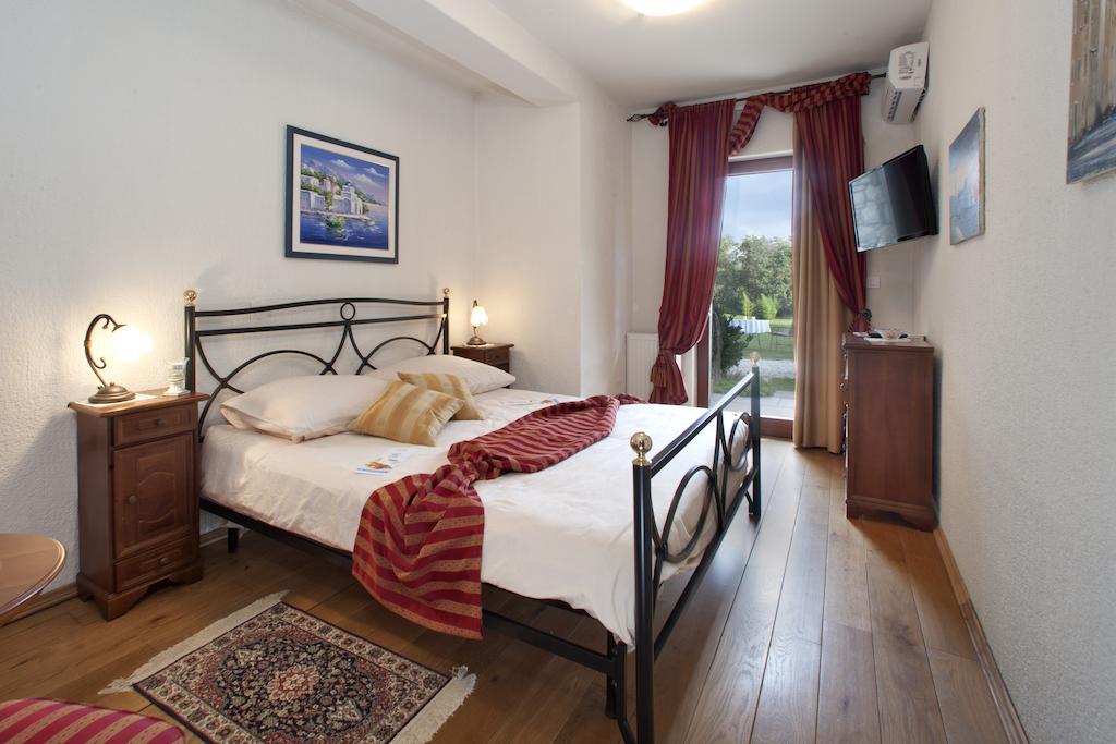 Villa Castello Rausch Valkarin Ruang foto