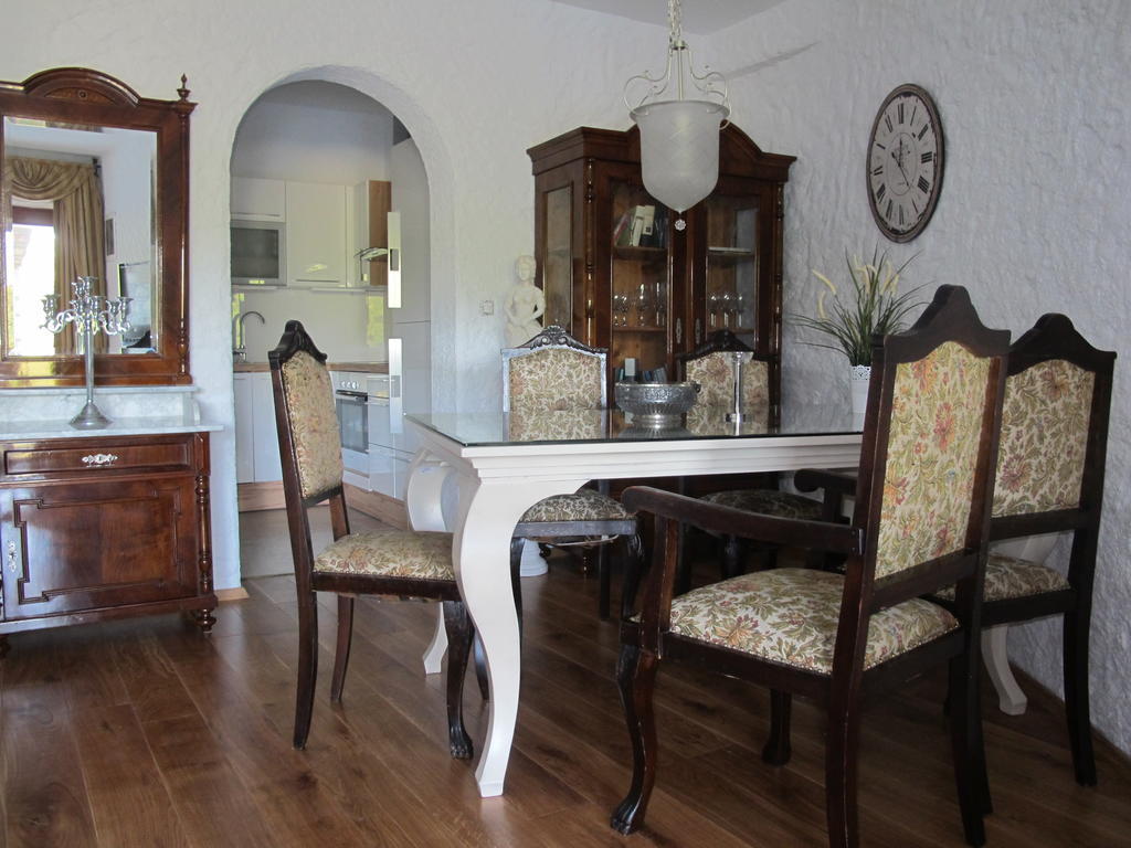 Villa Castello Rausch Valkarin Bagian luar foto