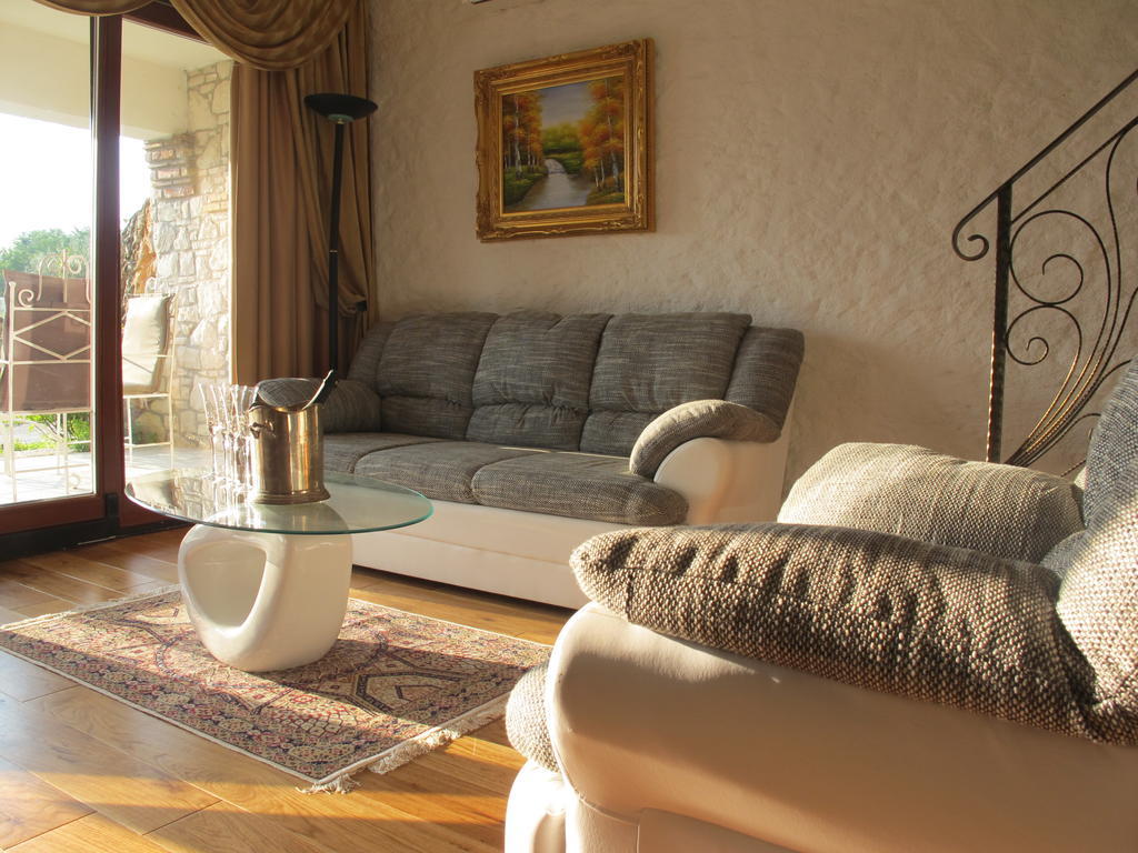 Villa Castello Rausch Valkarin Ruang foto