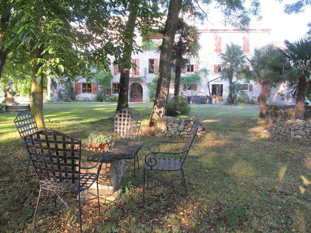 Villa Castello Rausch Valkarin Bagian luar foto